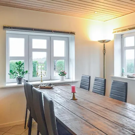 2 Bedroom Awesome In *